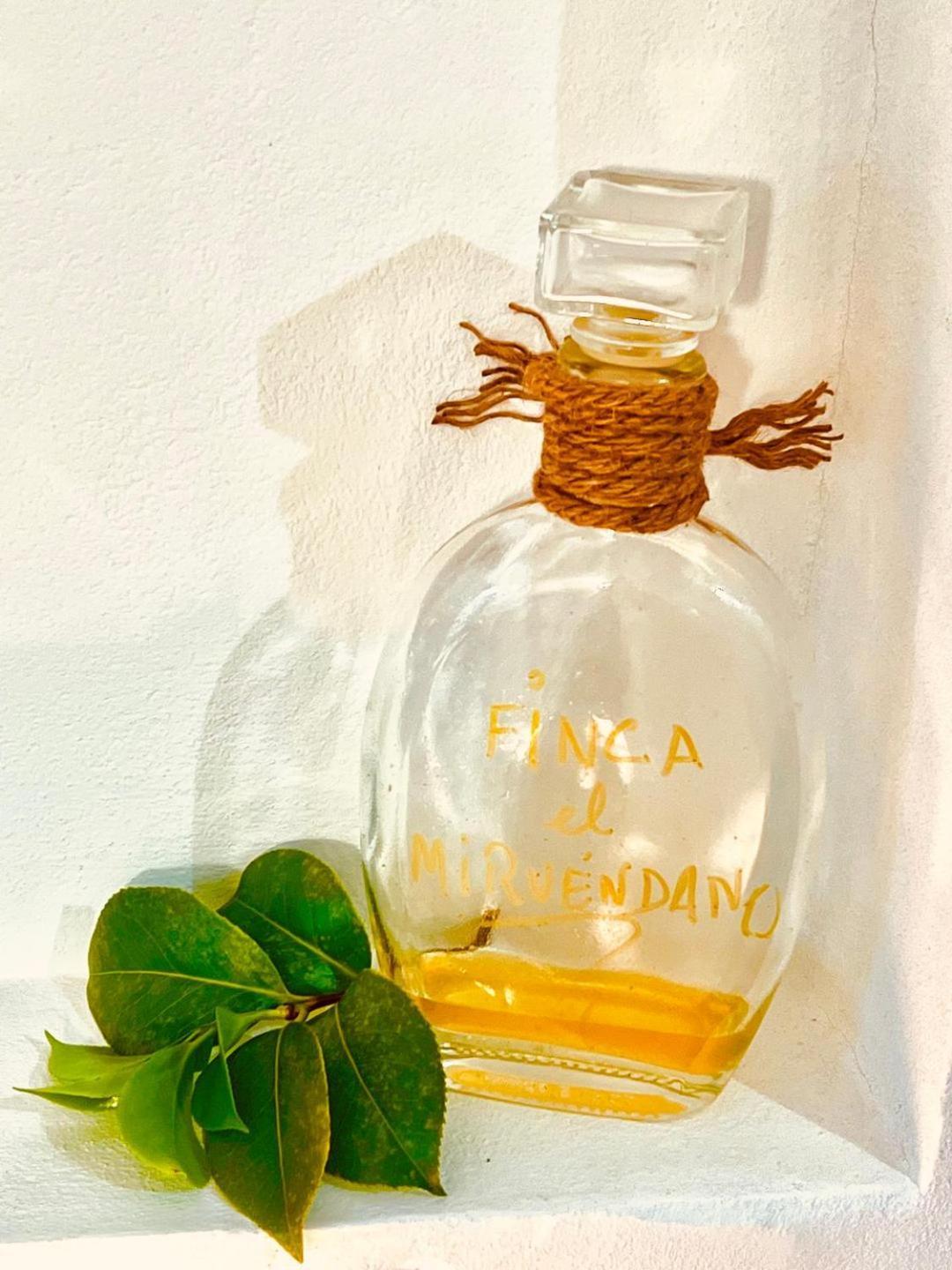 Finca El Miruendano La Franca Ngoại thất bức ảnh